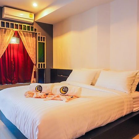 De Ja Moon Hostel Чіангмай Екстер'єр фото