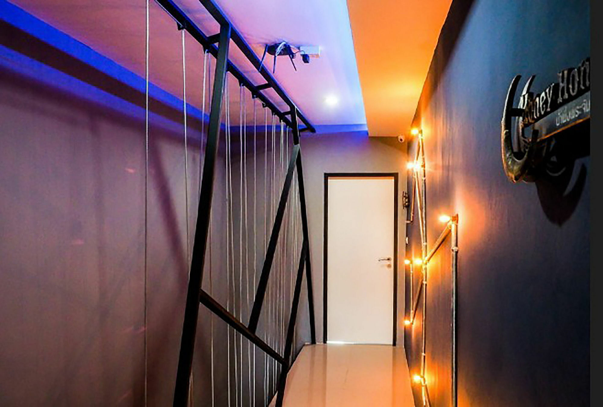 De Ja Moon Hostel Чіангмай Екстер'єр фото